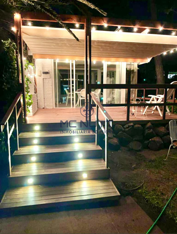 Casa ID.568/ - Excelente Casa de 4 Dormitorios y Piscina a una Cuadra del Mar 