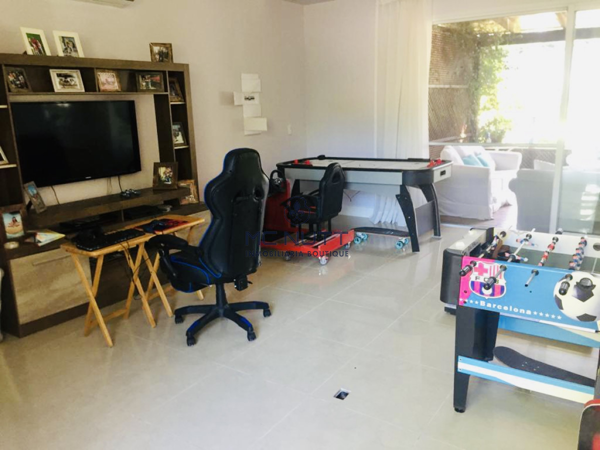 Casa ID.511/ - Excelente Casa de 5 Dormitorios en Barrio Privado La Arbolada, Punta del Este