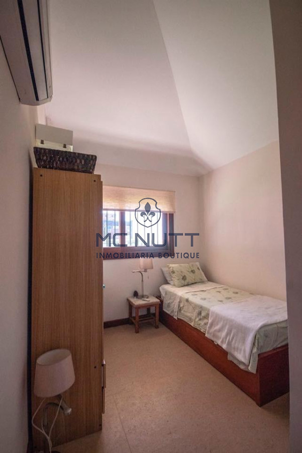 Casa ID.568/ - Excelente Casa de 4 Dormitorios y Piscina a una Cuadra del Mar 