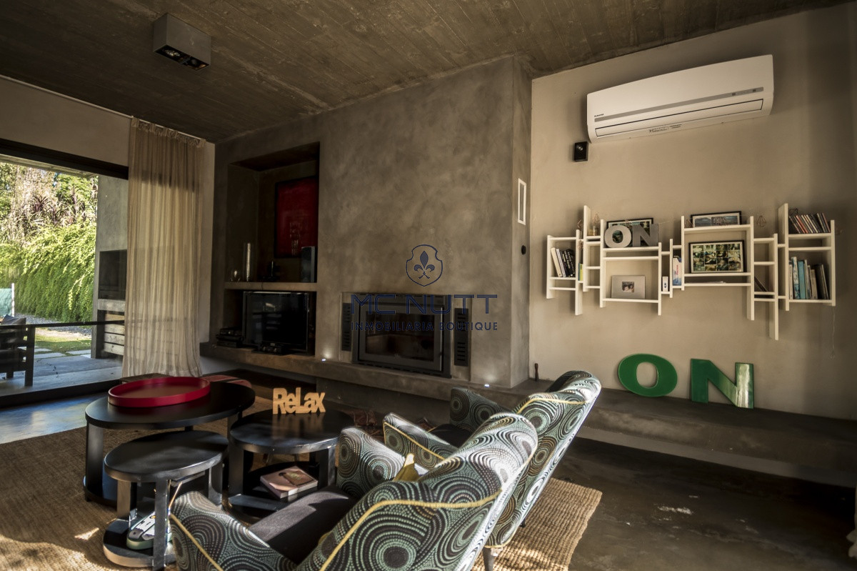 Casa ID.550/ - Excelente Casa Minimalista en Barrio Privado, La Arbolada - Punta del Este