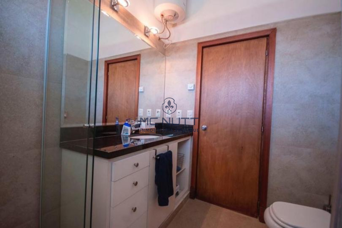 Casa ID.568/ - Excelente Casa de 4 Dormitorios y Piscina a una Cuadra del Mar 