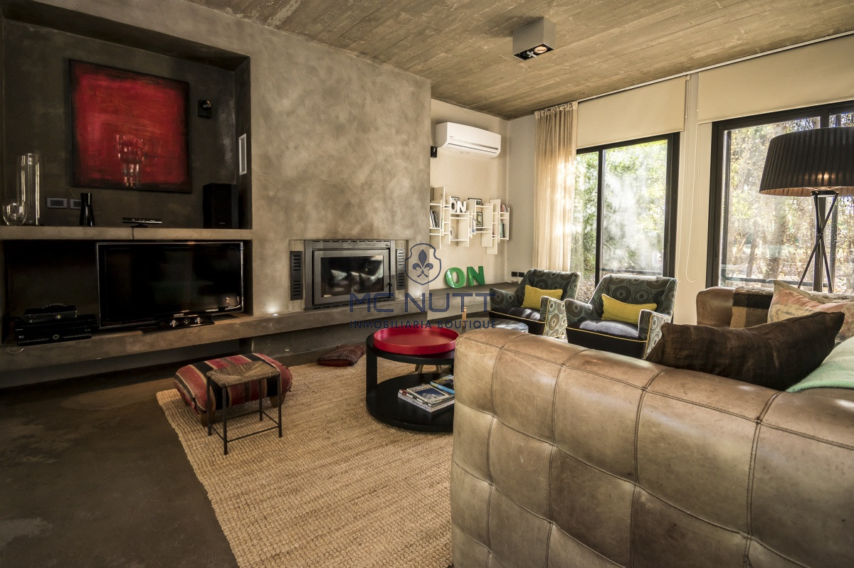 Casa ID.550/ - Excelente Casa Minimalista en Barrio Privado, La Arbolada - Punta del Este