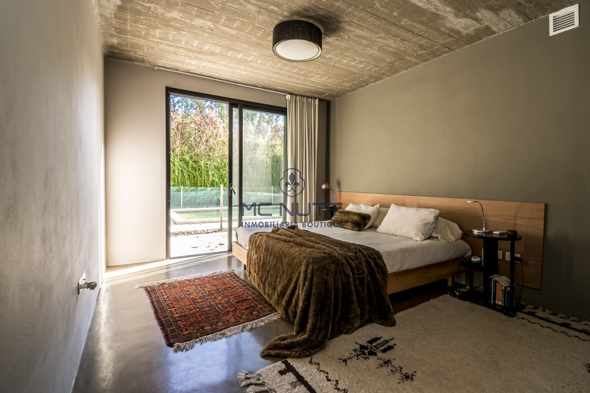 Casa ID.550/ - Excelente Casa Minimalista en Barrio Privado, La Arbolada - Punta del Este