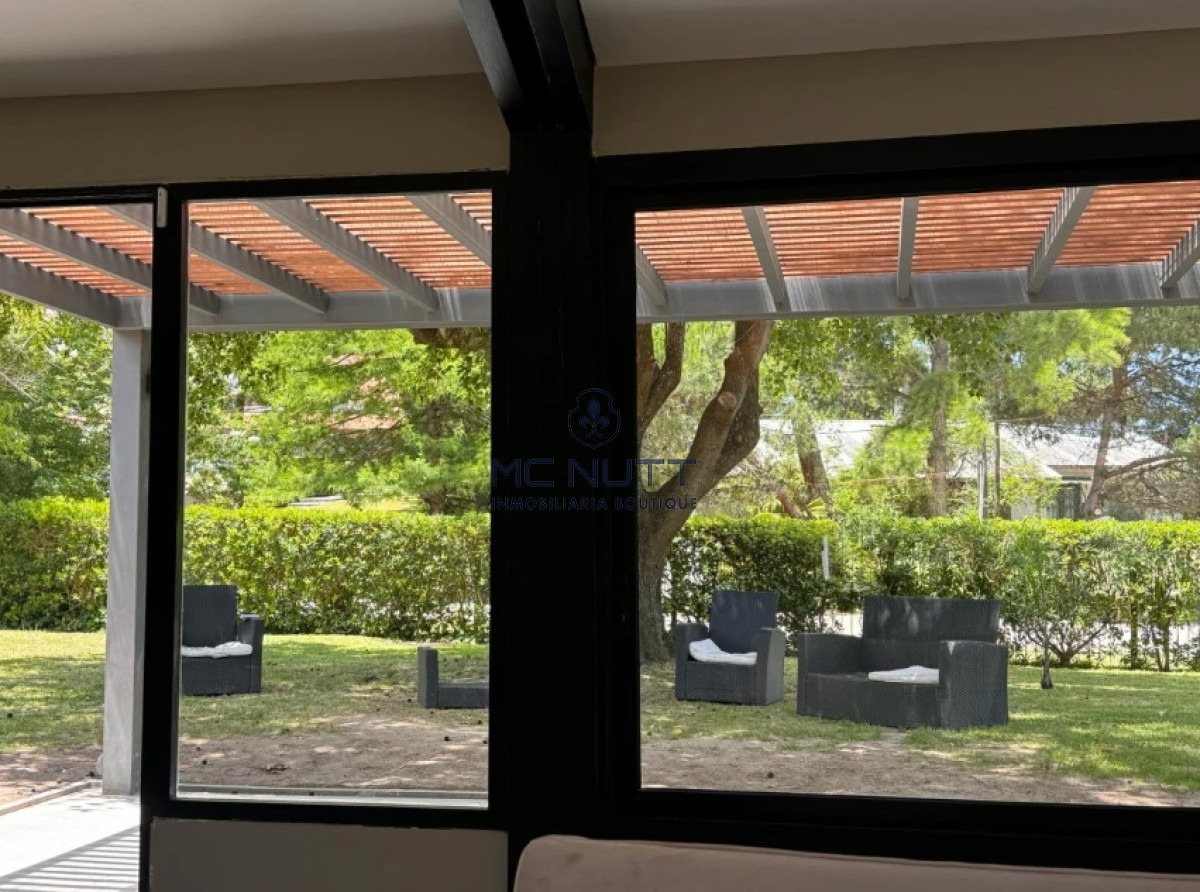 Casa ID.510/ - Casa Reciclada de 4 Dormitorios con Piscina en San Rafael, Venta y Alquiler Anual