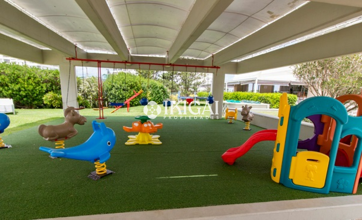 Apartamento ID.447 - Apartamento de 3 Dormitorios en Playa Mansa con Vista al Mar en Venta!