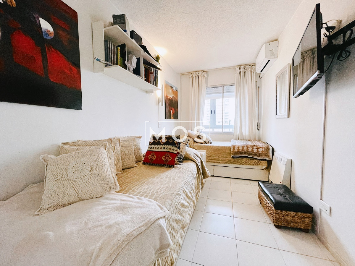 Apartamento ID.2594 - Excelente Apartamento de 2 Dormitorios Frente a Los Dedos, Playa Brava Punta del Este