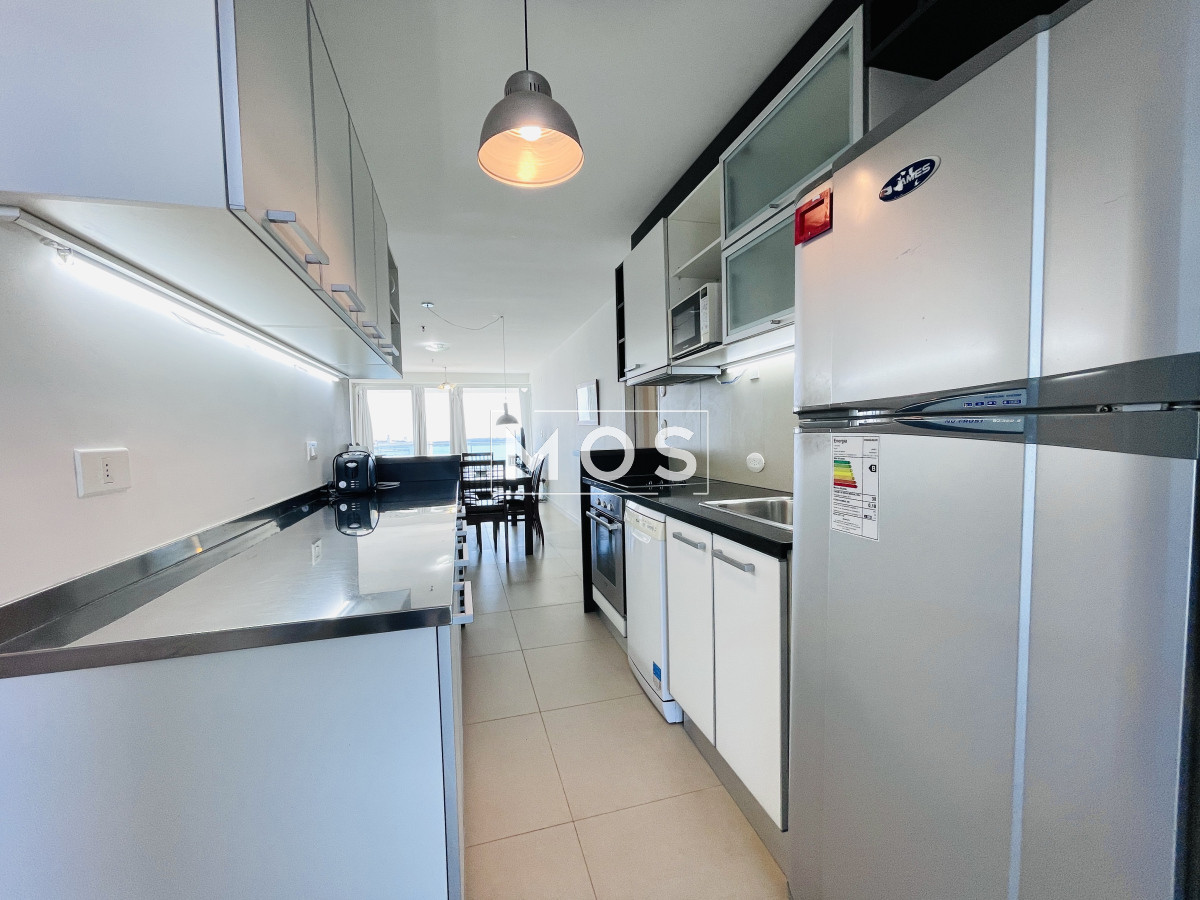 Apartamento ID.2922 - Apartamento de 2 Dormitorios, Vista al Mar y Parrillero en Playa Mansa, Venta