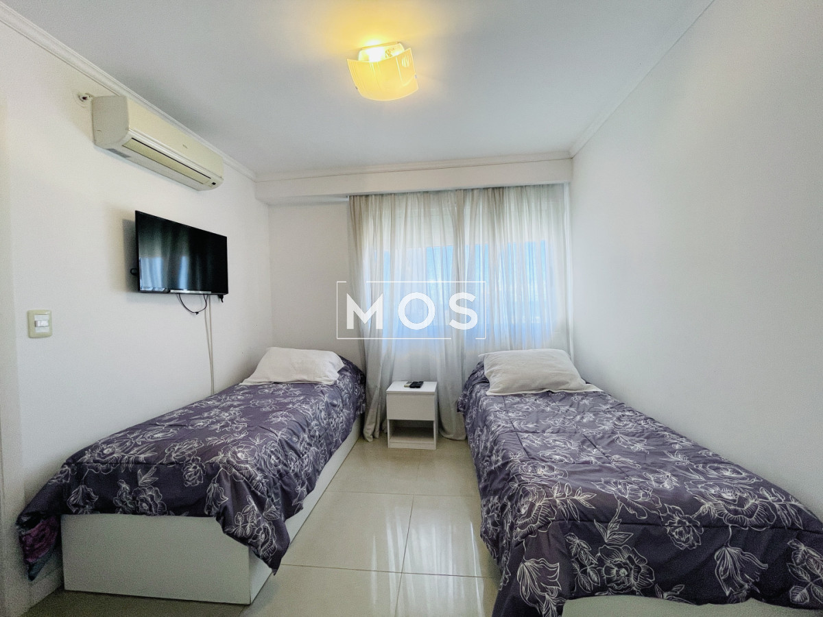 Apartamento ID.2928 - Moderno Apartamento de 2 Dormitorios en Venta, Playa Mansa 