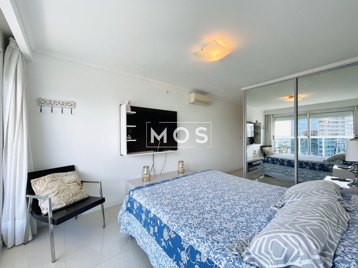 Apartamento ID.2928 - Moderno Apartamento de 2 Dormitorios en Venta, Playa Mansa 