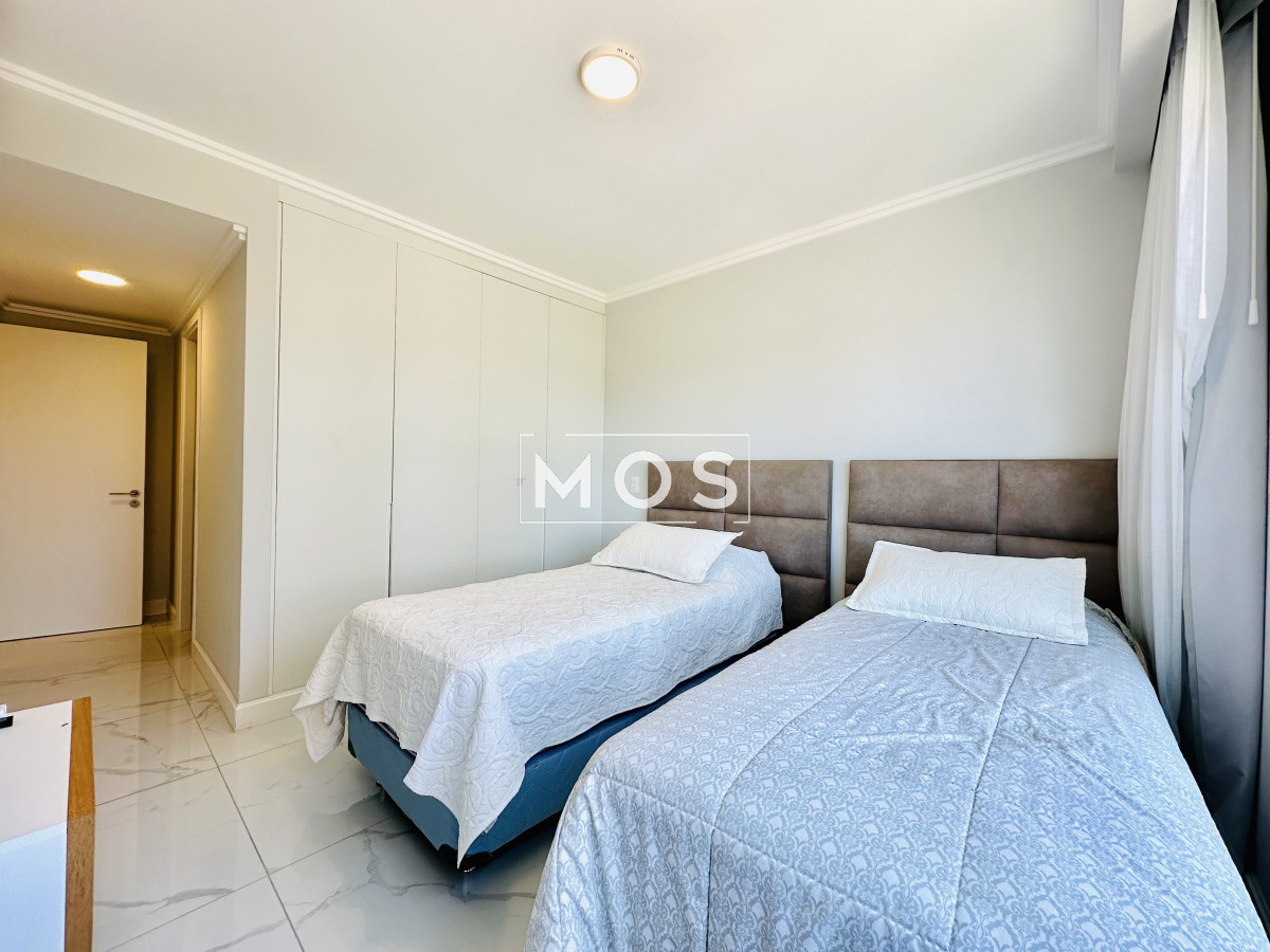 Apartamento ID.2792 - Apartamento Frente al Mar de 3 Dormitorios y Dependencia en Playa Mansa, Punta del Este 