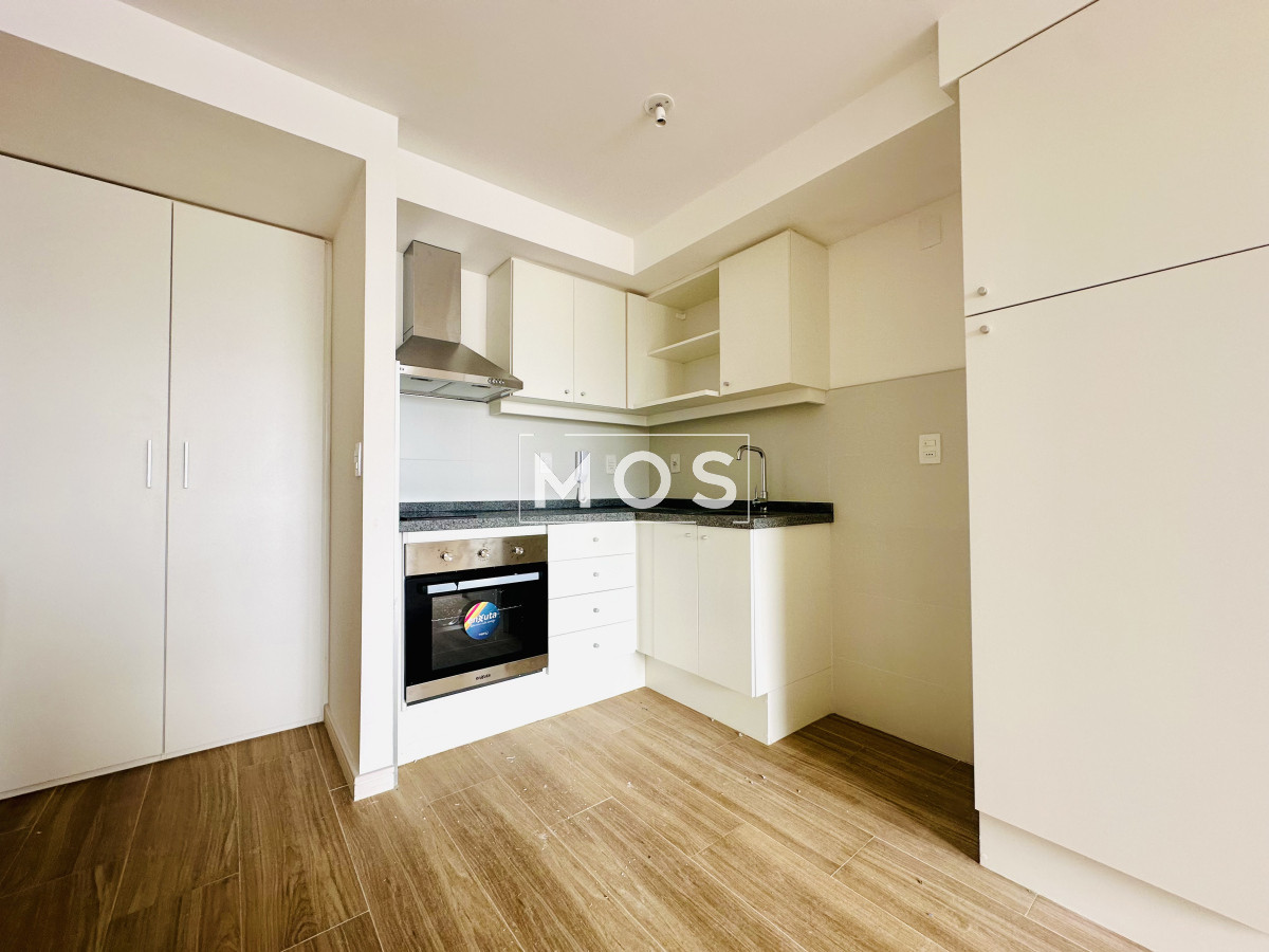 Apartamento ID.2823 - Apartamento de 2 Dormitorios Alquiler Anual, Playa Brava, Punta del Este