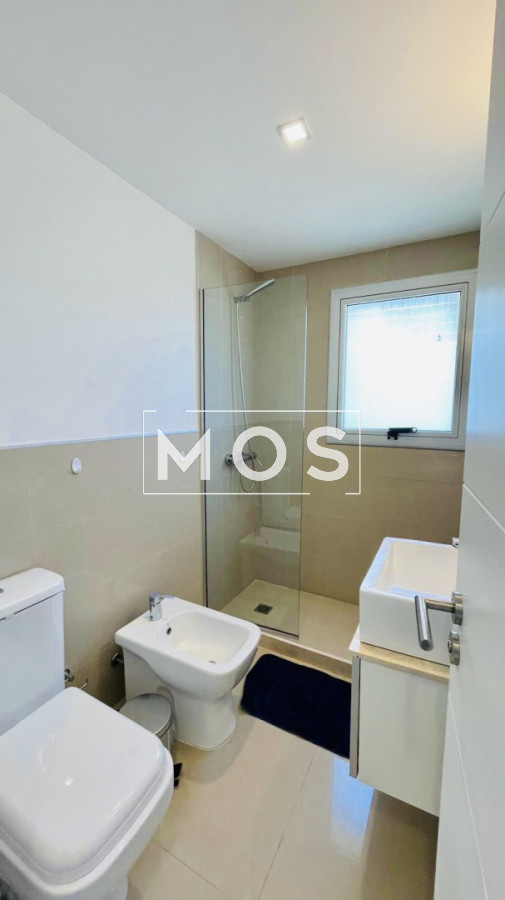 Apartamento ID.3284 - Apartamento de 3 Dormitorios en Primera Línea del Mar, Playa Brava Punta del Este