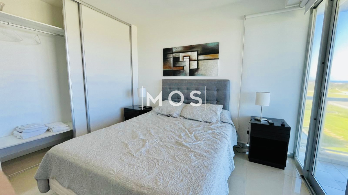 Apartamento ID.3284 - Apartamento de 3 Dormitorios en Primera Línea del Mar, Playa Brava Punta del Este