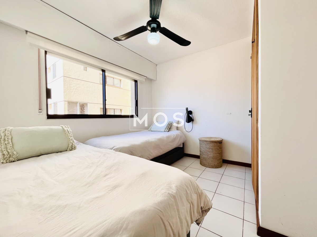 Apartamento ID.2824 - Apartamento de 2 Dormitorios en playa El Emir, Punta del Este - Venta y Alquiler de Verano