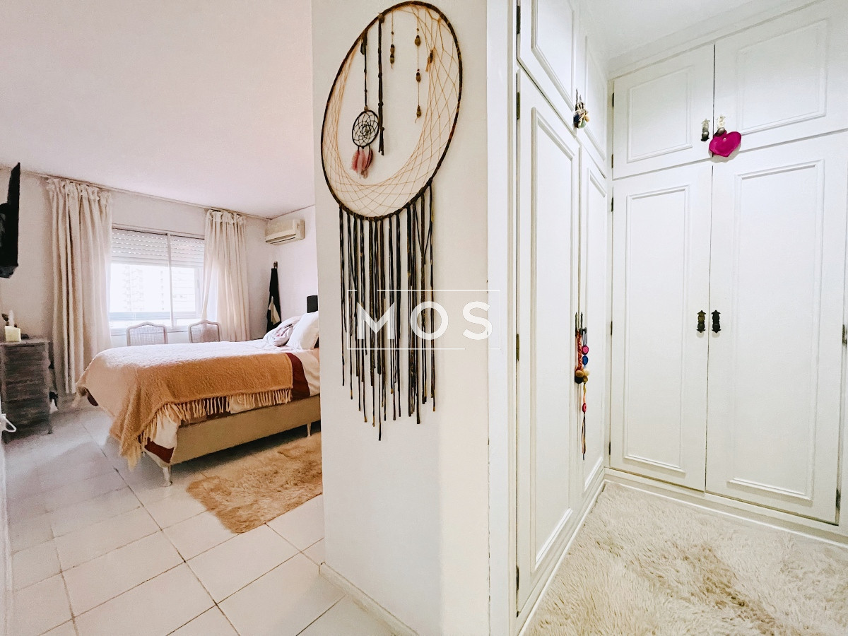 Apartamento ID.2594 - Excelente Apartamento de 2 Dormitorios Frente a Los Dedos, Playa Brava Punta del Este