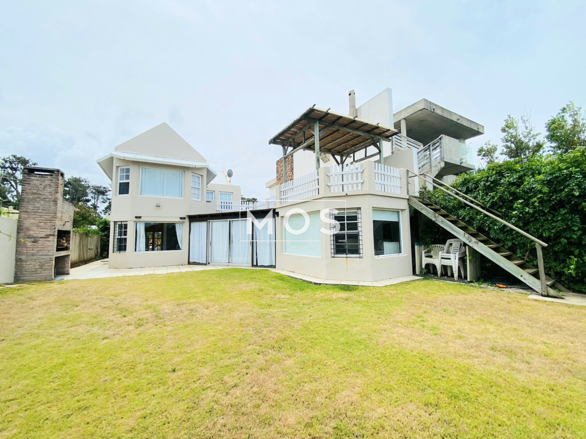 Casa ID.2537 - Excelente Casa de 4 Dormitorios en Montoya, La Barra