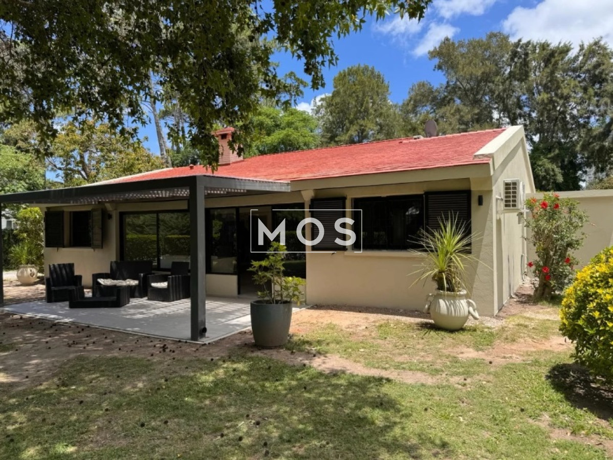 Casa ID.2598 - Casa Reciclada de 4 Dormitorios con Piscina en San Rafael, Venta y Alquiler Anual