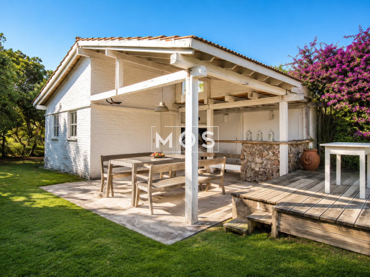 Casa ID.3718 - Oportunidad en venta! Excelente Casa de 4 Dormitorios con Piscina y Parrillero en Montoya, La Barra