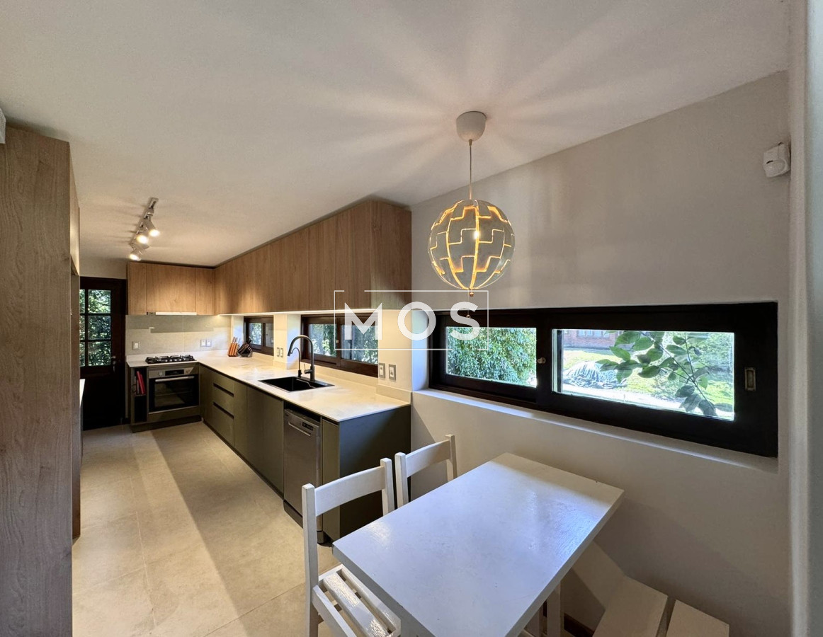 Casa ID.2695 - Cómoda Casa de 5 Dormitorios y Piscina Climatizada en Punta del Este
