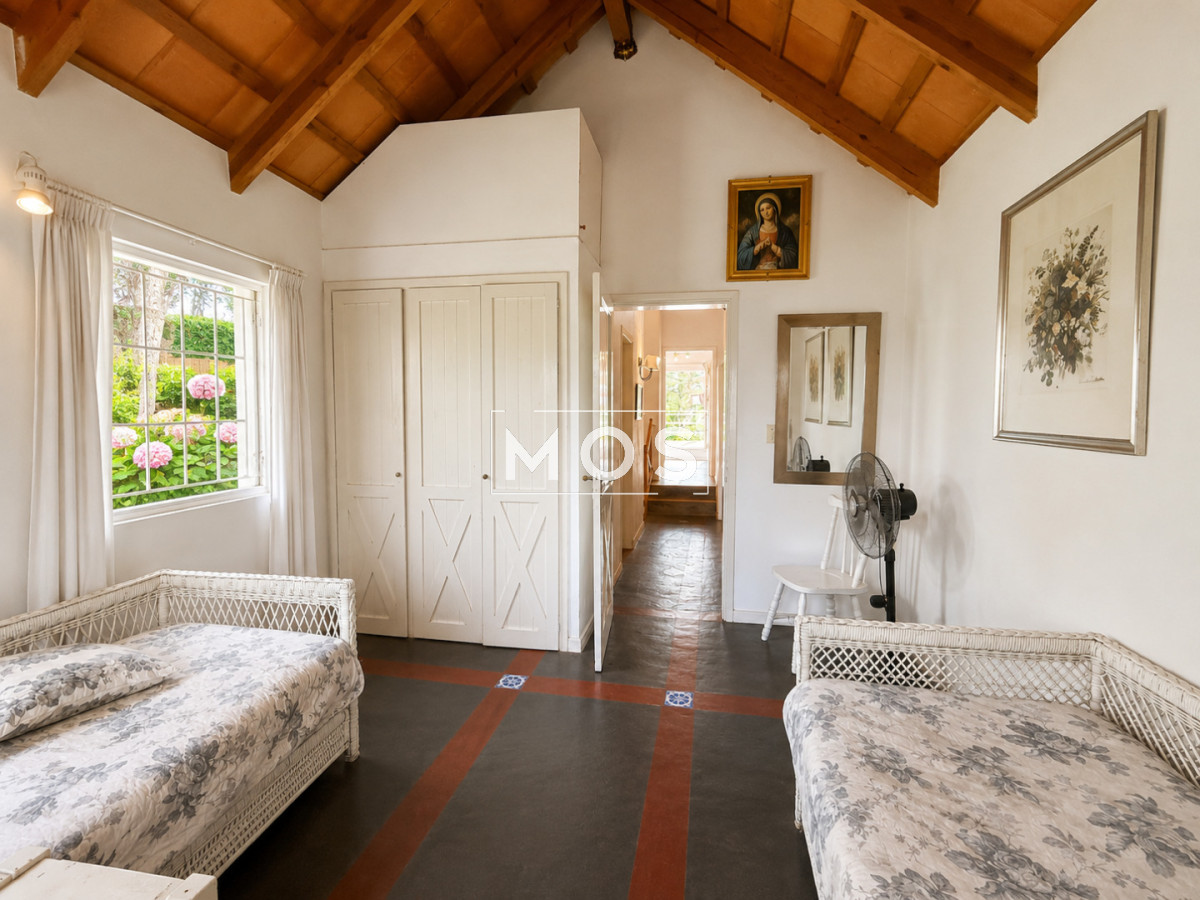 Casa ID.3258 - Casa de 3 Dormitorios más Dependencia y Piscina, en Aidy Grill Punta del Este, Ubicada a pasos del Mar