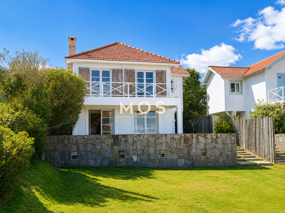 Casa ID.3718 - Oportunidad en venta! Excelente Casa de 4 Dormitorios con Piscina y Parrillero en Montoya, La Barra