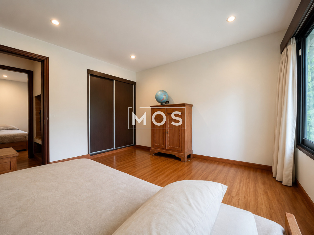 Casa ID.3598 - Moderna Casa de 4 Dormitorios, Piscina Climatizada y Parrillero en Playa Mansa, Punta del Este