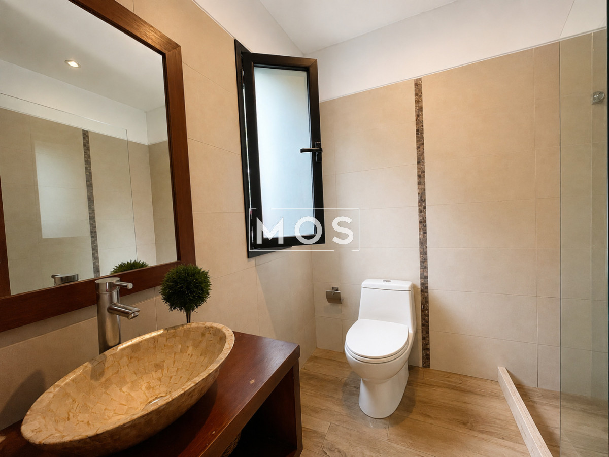 Casa ID.3598 - Moderna Casa de 4 Dormitorios, Piscina Climatizada y Parrillero en Playa Mansa, Punta del Este