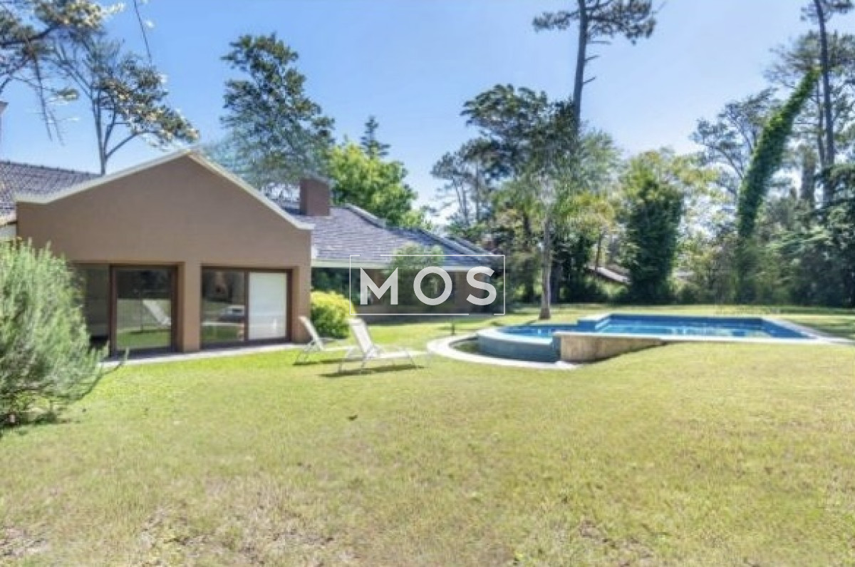 Casa ID.2703 - Excelente Casa de 4 Dormitorios, Piscina y Parrillero en San Rafael 