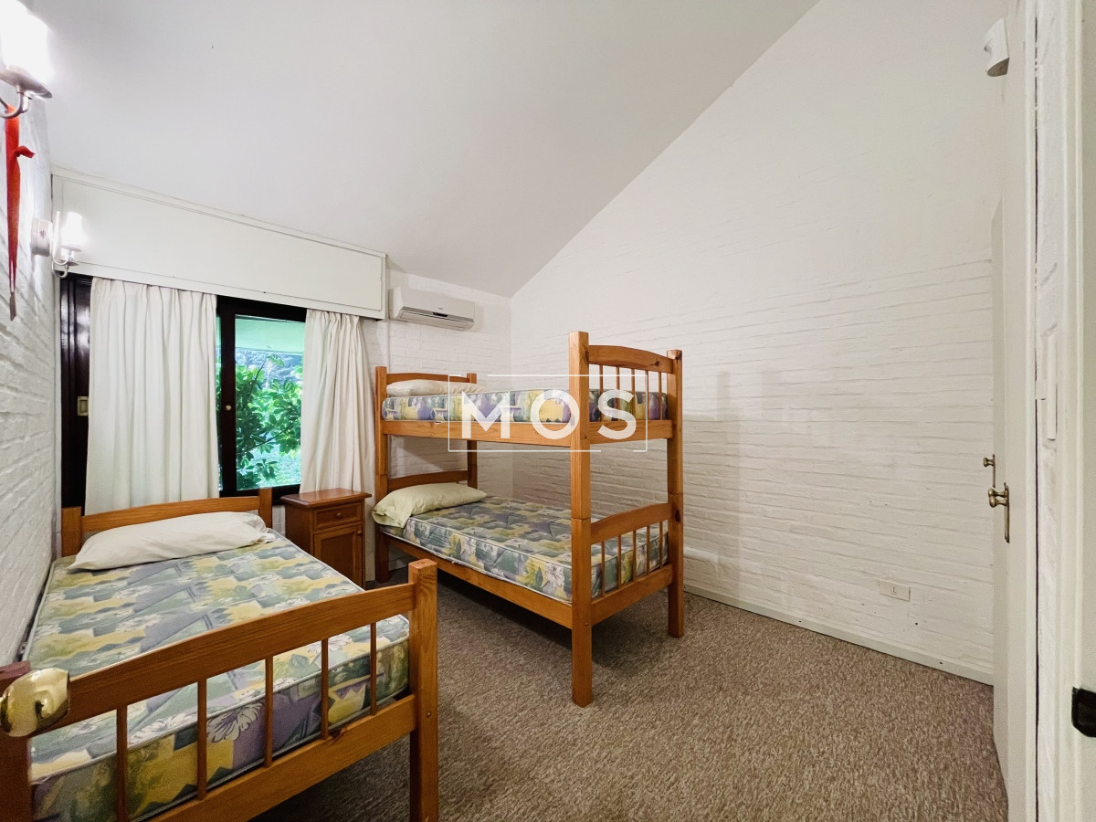 Casa ID.2703 - Excelente Casa de 4 Dormitorios, Piscina y Parrillero en San Rafael 