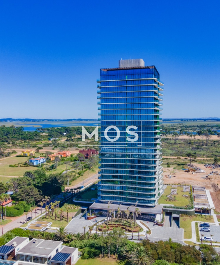 Apartamento ID.3606 - Espectacular Apartamento de 2 Dormitorios y Medio, piso alto, Torre Surfside, Punta del Este