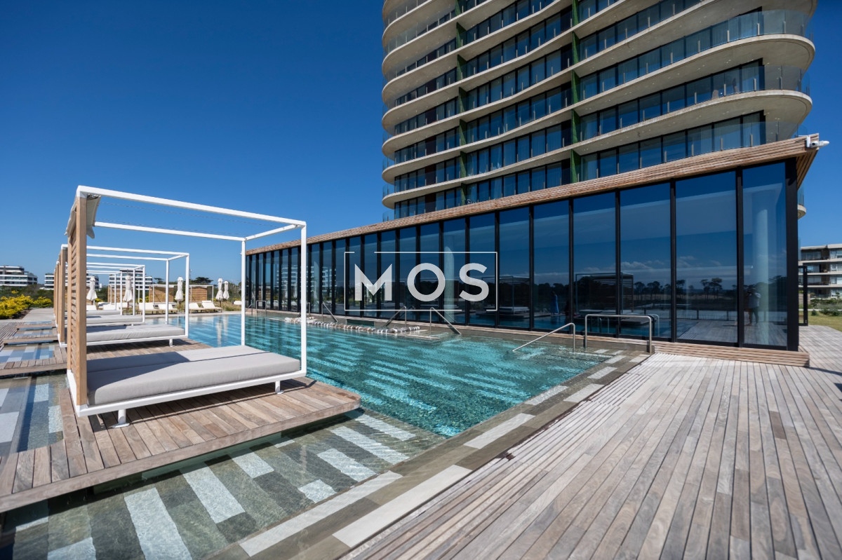 Apartamento ID.3606 - Espectacular Apartamento de 2 Dormitorios y Medio, piso alto, Torre Surfside, Punta del Este