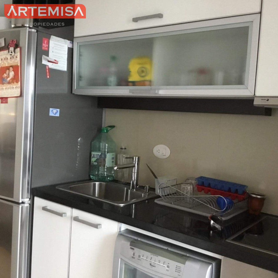 Apartamento ID.500 - Excelente Apartamento de 3 Dormitorios con Vista al Mar, Playa Mansa, Punta del Este