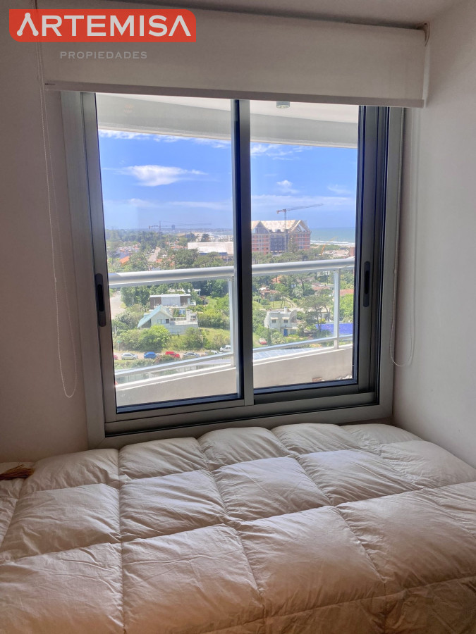 Apartamento ID.515 - Excelente Apartamento de 2 Dormitorios + Servicio en Brava con Vista al Mar