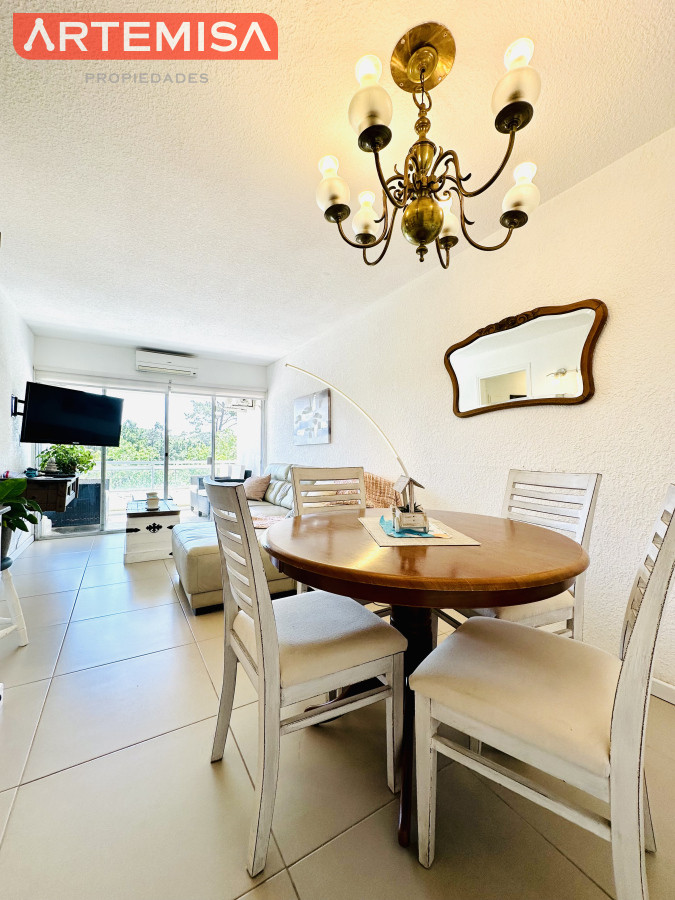 Apartamento ID.516 - Apartamento en alquiler de 2 dormitorios con 2 baños sobre Roosevelt, Punta del Este