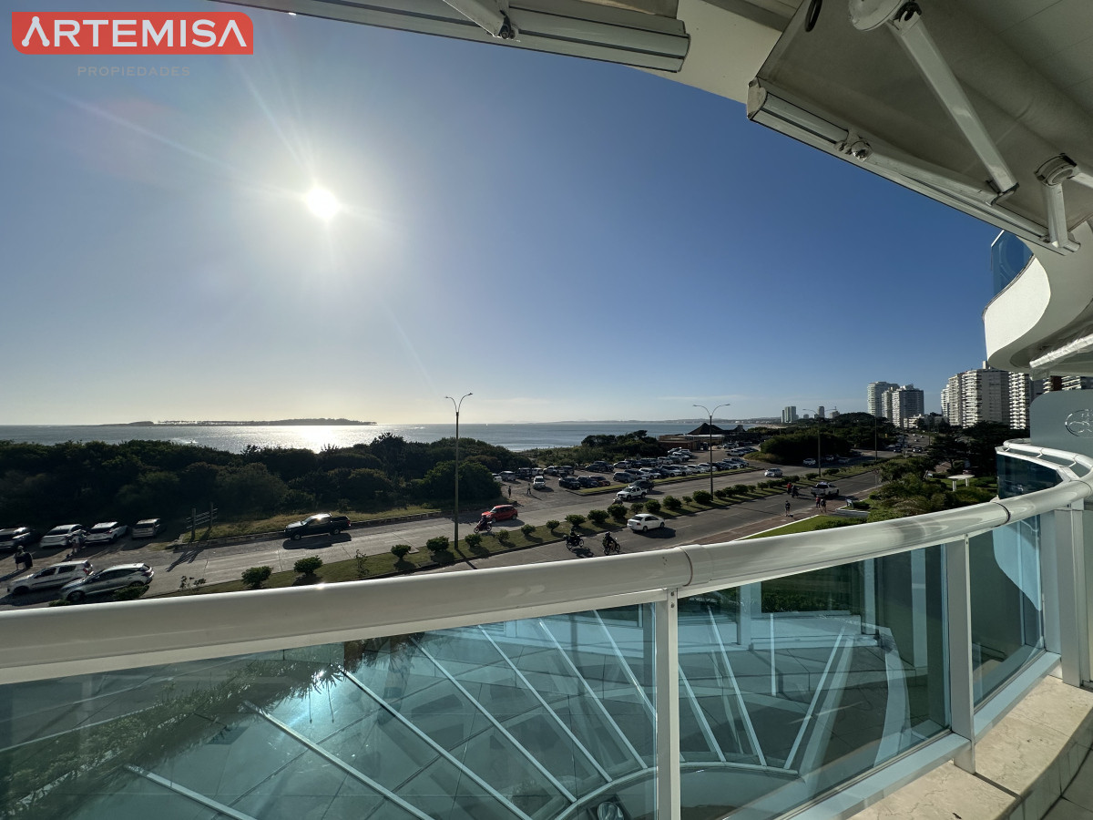 Apartamento ID.513 - Alquiler temporario de Apartamento de 2 suites sobre Playa Mansa, Primera Línea