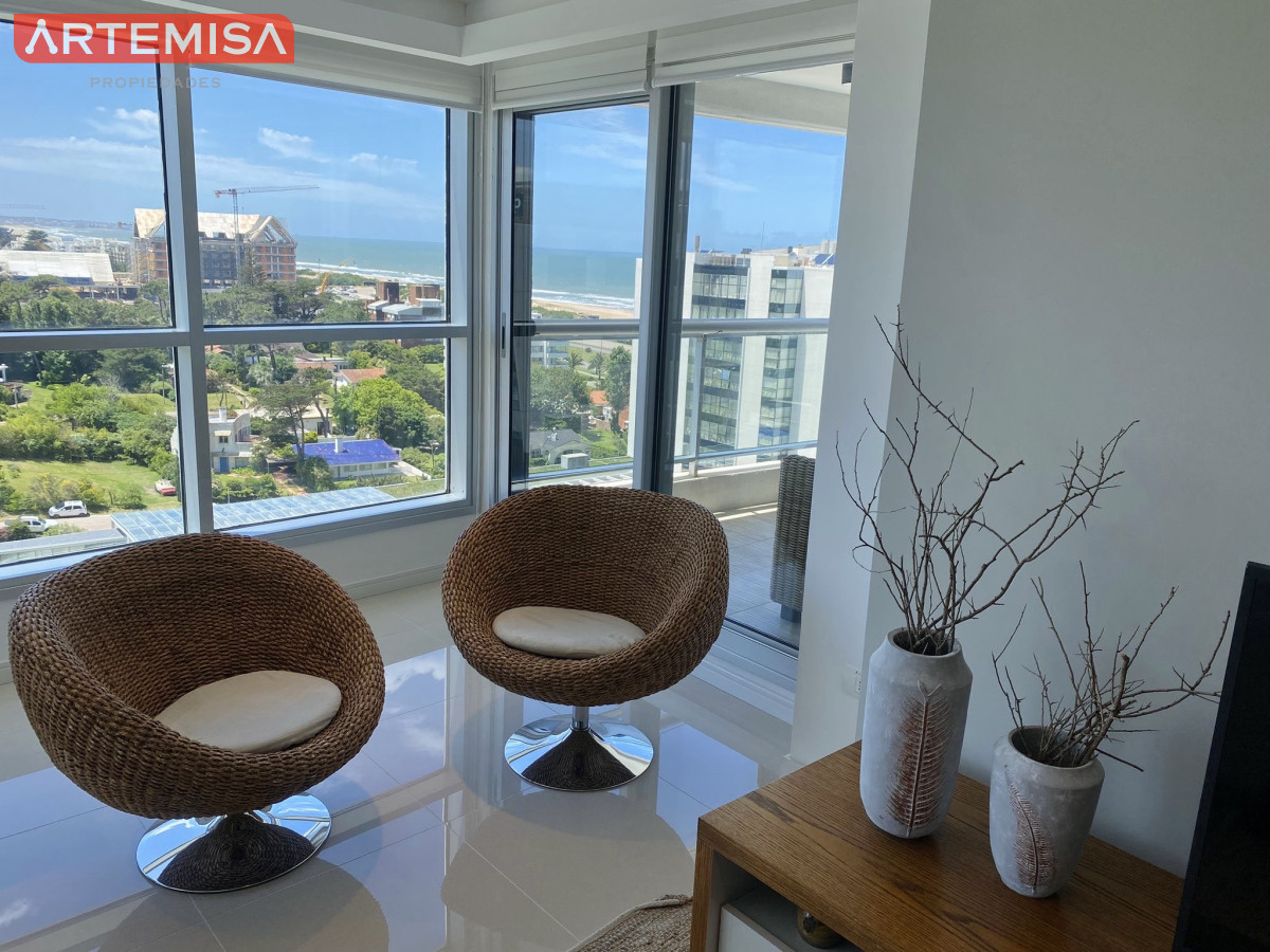 Apartamento ID.515 - Excelente Apartamento de 2 Dormitorios + Servicio en Brava con Vista al Mar