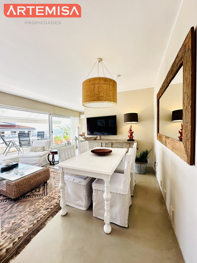 Apartamento ID.616 - Alquiler y venta de apartamento con vista al Mar en Península de 3 dormitorios mas dependencia