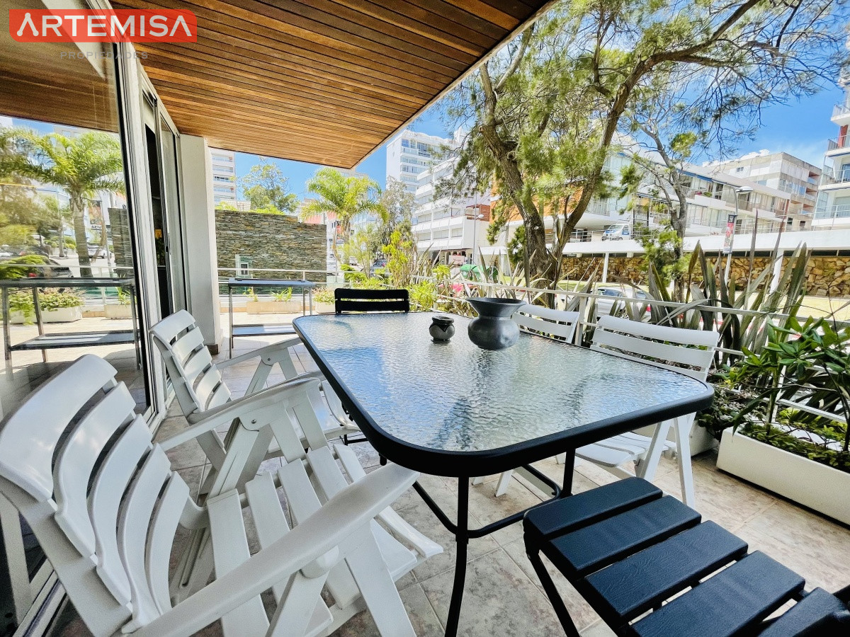 Apartamento ID.643 - Apartamento en Alquiler Anual e Invernal 2 Dormitorios en Península a pasos del Puerto, Punta del Este