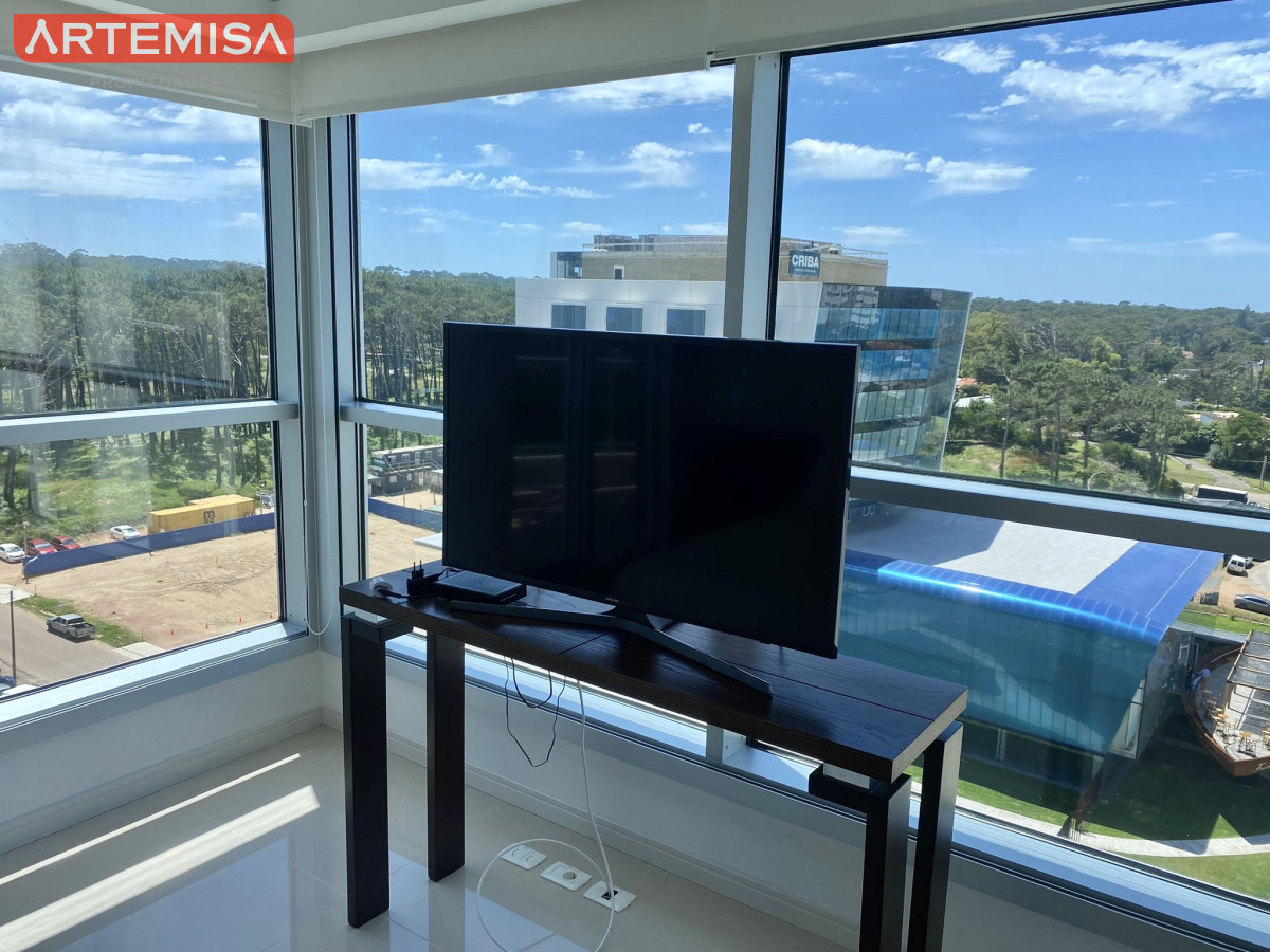 Apartamento ID.515 - Excelente Apartamento de 2 Dormitorios + Servicio en Brava con Vista al Mar