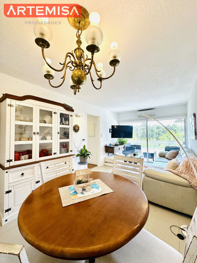 Apartamento ID.516 - Apartamento en alquiler de 2 dormitorios con 2 baños sobre Roosevelt, Punta del Este