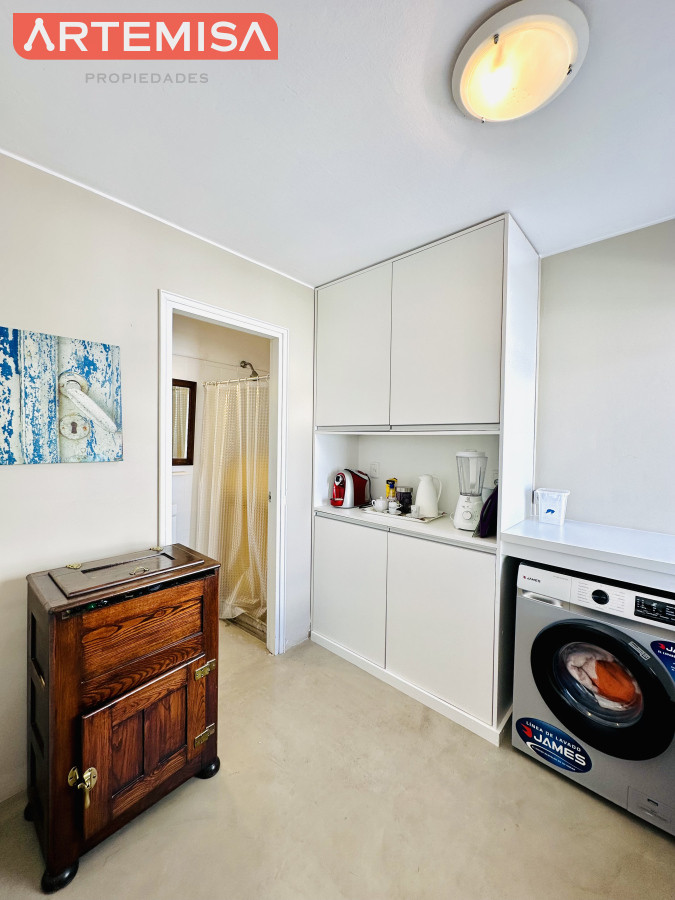 Apartamento ID.616 - Alquiler y venta de apartamento con vista al Mar en Península de 3 dormitorios mas dependencia