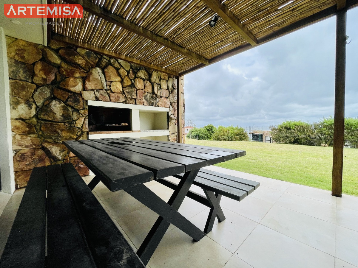 Apartamento ID.476 - Alquiler temporario de apartamento de un dormitorio con parrillero y jardín, Punta Ballena