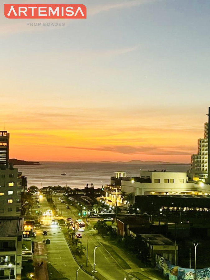 Apartamento ID.457 - Apartamento de 1 Dormitorio en Torre con Servicios, Cerca del Mar - Alquiler Anual, Punta del Este