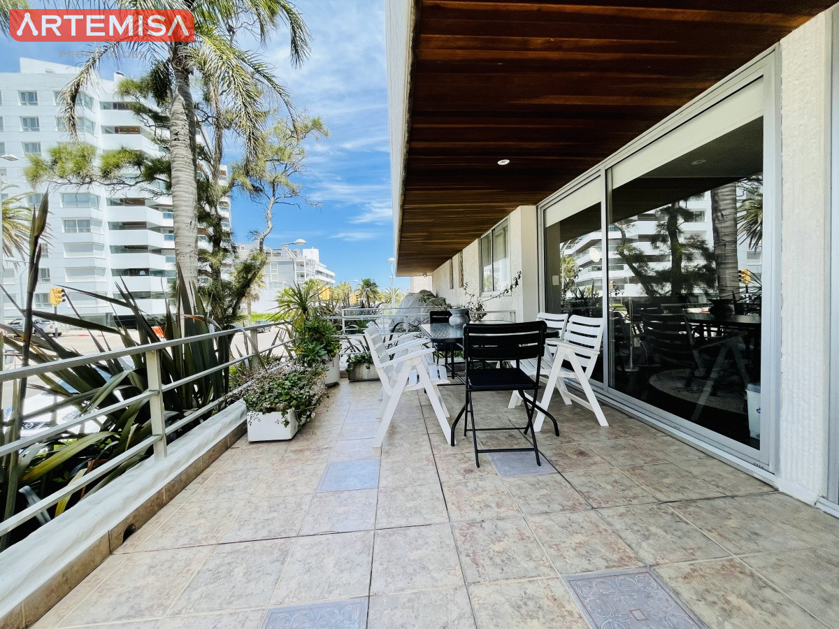 Apartamento ID.643 - Apartamento en Alquiler Anual e Invernal 2 Dormitorios en Península a pasos del Puerto, Punta del Este