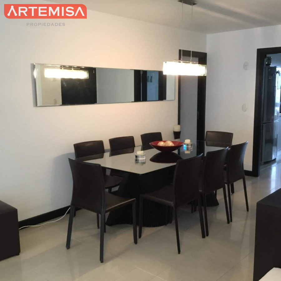 Apartamento ID.500 - Excelente Apartamento de 3 Dormitorios con Vista al Mar, Playa Mansa, Punta del Este