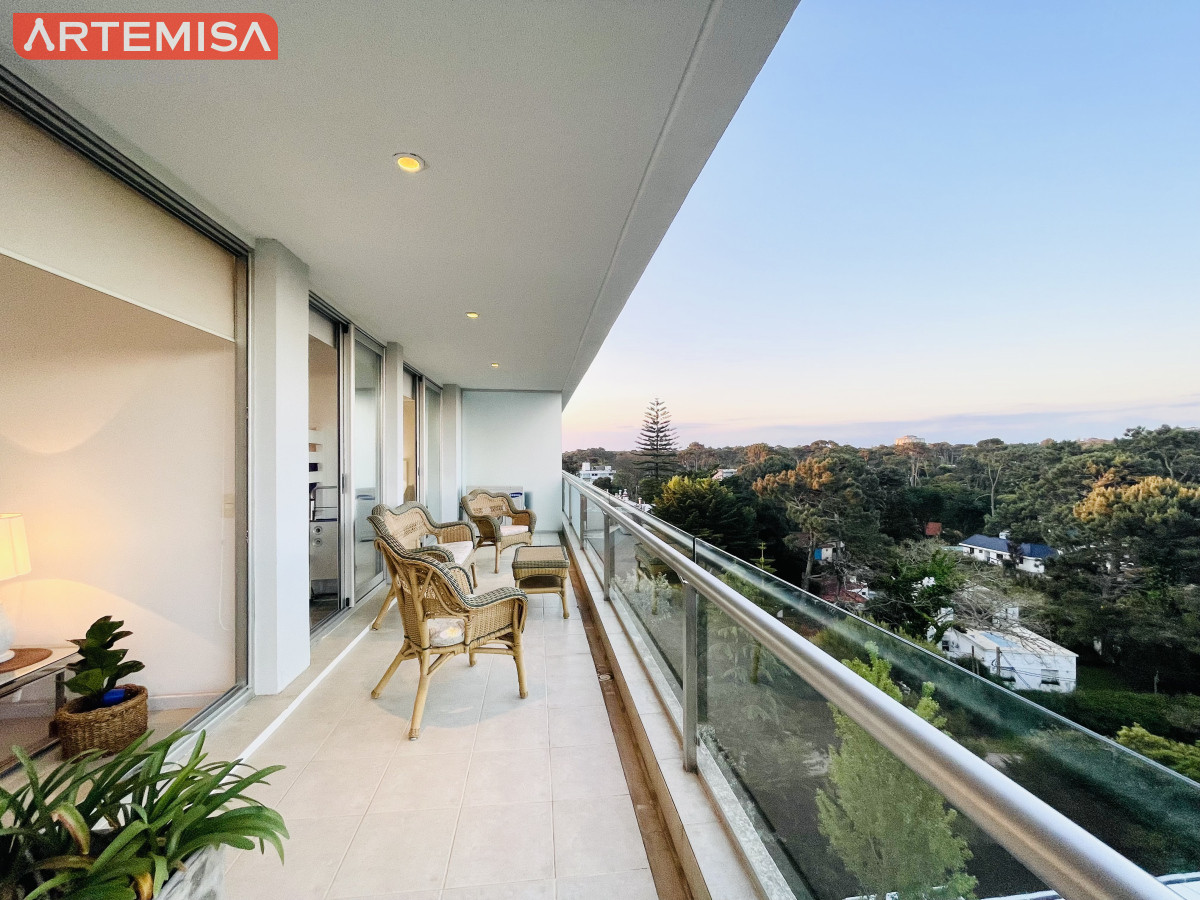 Apartamento ID.542 - Moderno Apartamento de dos Dormitorios sobre Roosevelt en Venta