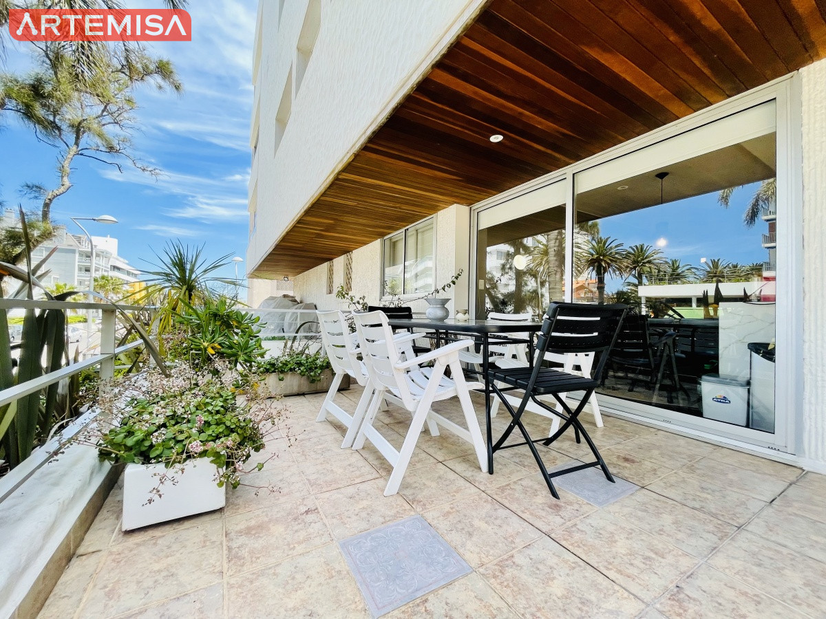 Apartamento ID.643 - Apartamento en Alquiler Anual e Invernal 2 Dormitorios en Península a pasos del Puerto, Punta del Este