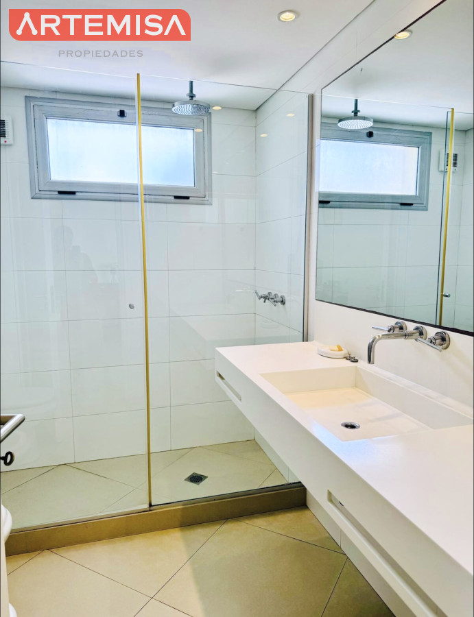 Apartamento ID.473 - Apartamento de 3 Dormitorios en Alquiler, Península de Punta del Este