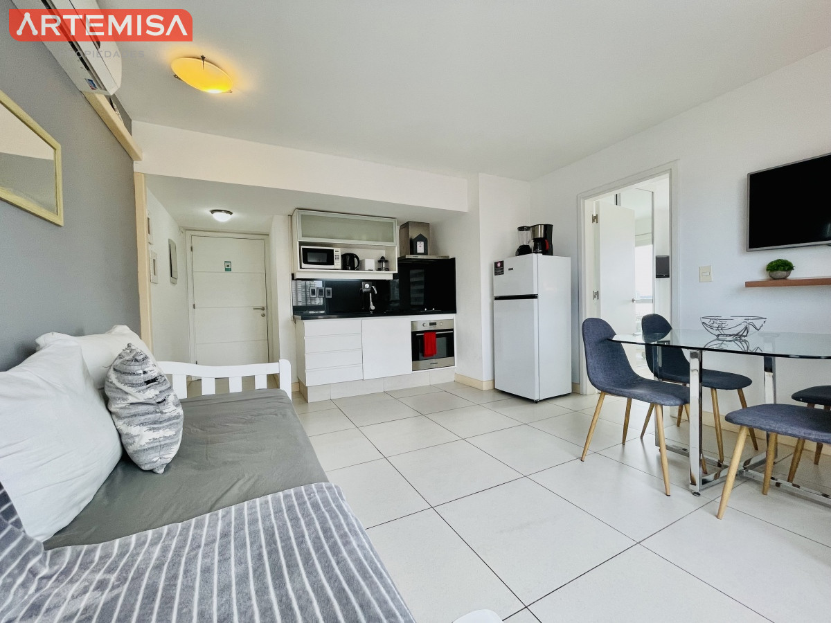 Apartamento ID.818 - Venta de apartamento de 1 Dormitorio en el corazón de la Península, Punta del Este
