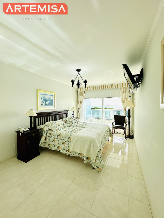 Apartamento ID.513 - Alquiler temporario de Apartamento de 2 suites sobre Playa Mansa, Primera Línea